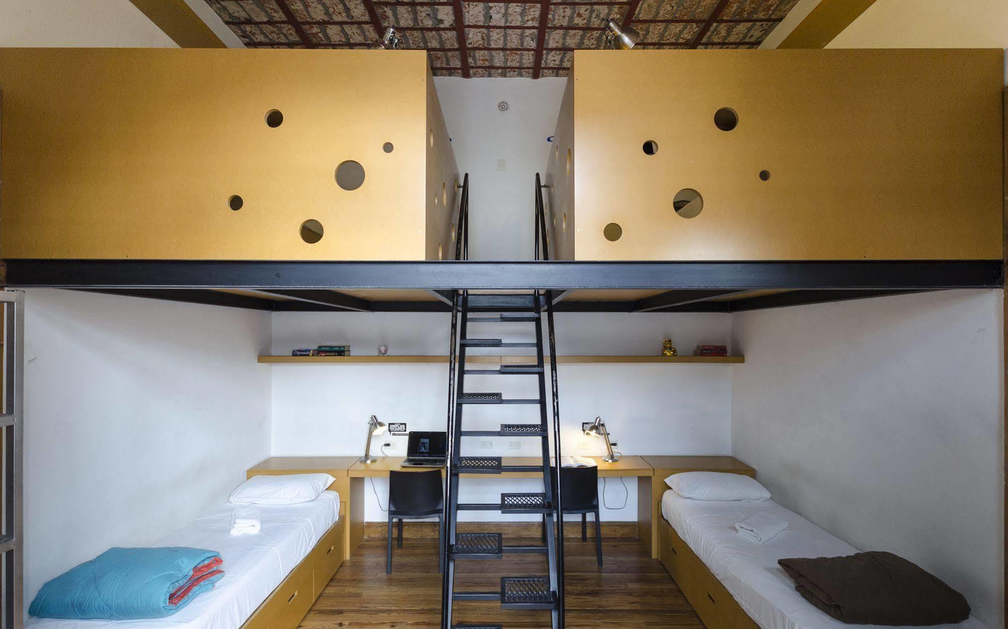 Хостел La Casa De Pichincha Буенос-Айрес Екстер'єр фото